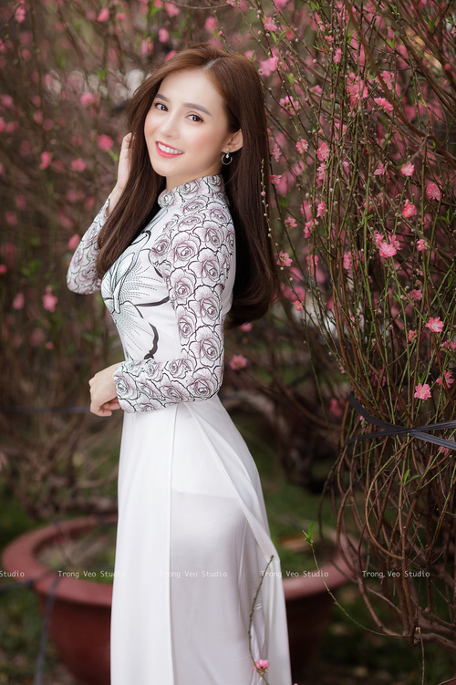 巴黎圣日耳曼阵中大将迪马利亚恢复出战，迪马利亚在巴黎踢什么位置